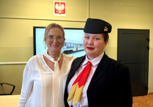 Pani Ewa Kosiorek-Dynek wraz z przedstawicielką łódzkich kolei
