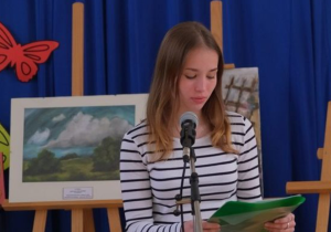 Odczytanie pracy „Człowiek” przez wyróżnioną Alone Didenko