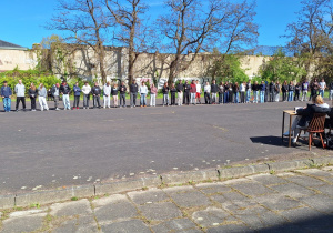 Uczniowie biorący udział w wydarzeniu